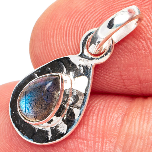 Labradorite Pendant 7/8" (925 Sterling Silver) P45499