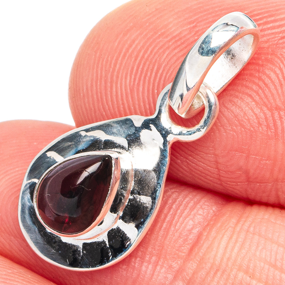 Garnet Pendant 1" (925 Sterling Silver) P45433