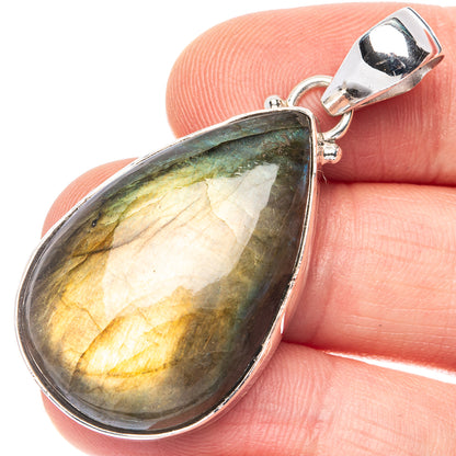 Labradorite Pendant 1 3/4" (925 Sterling Silver) P43163