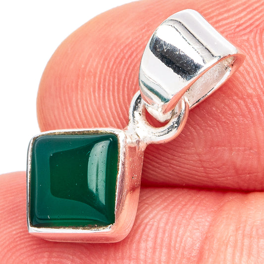 Green Onyx Pendant 3/4" (925 Sterling Silver) P45455