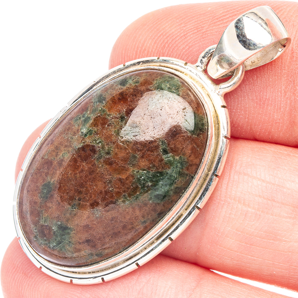 Grass Garnet Pendant 1 5/8" (925 Sterling Silver) P44644