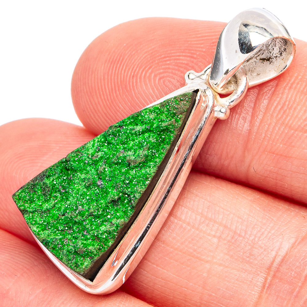 Rare Uvarovite Garnet Pendant 1 3/8" (925 Sterling Silver) P45108